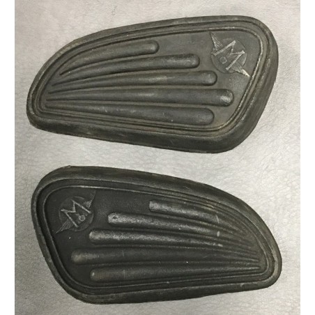 Motobecane rubber knee pads with logo