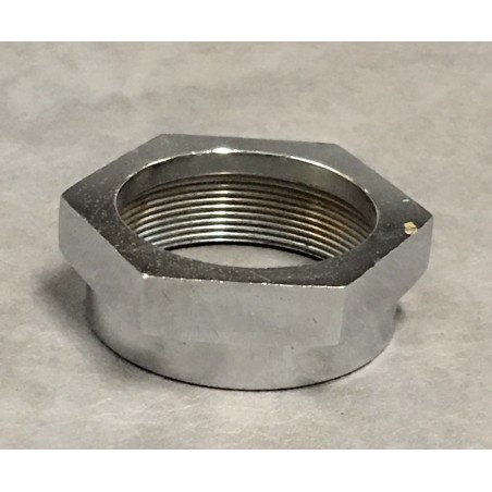 Exhaust nut for MAG engines